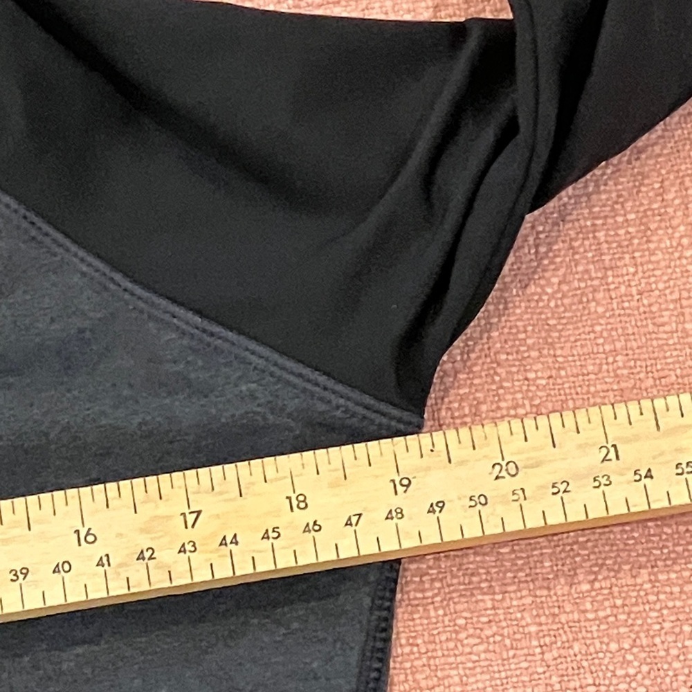 Reebok large wm’s Performance Long Sleeve Shirt / fleece sweater - Picture 6 of 16